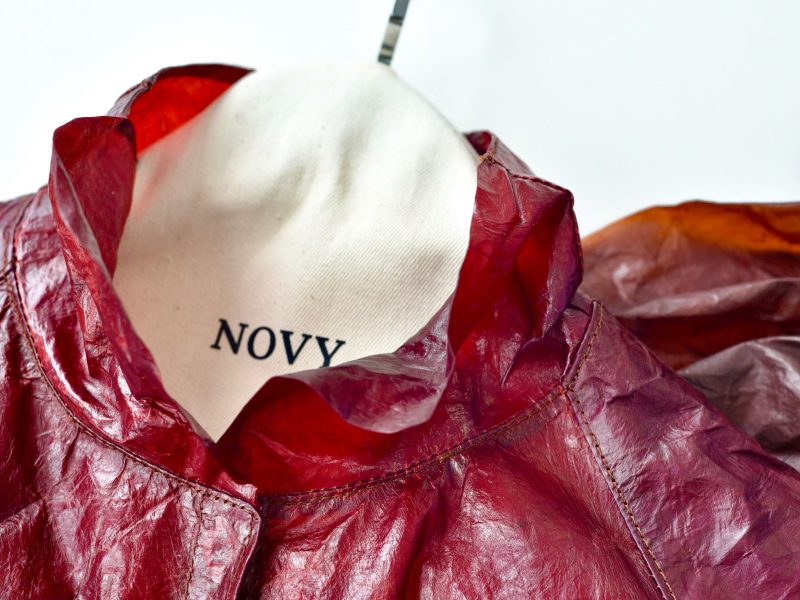 Биокожа из грибов NOVY — прозрачный материал на свету, Минск
